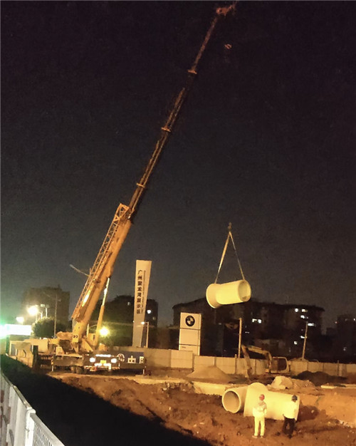 门源“弯臂矫正”—— 吊车的 “形变补偿” 技术